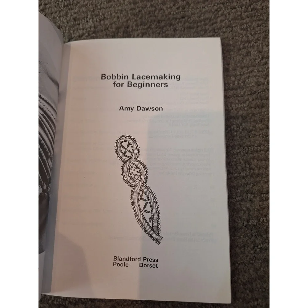 Bobbin Lacemaking for Beginners Amy Dawson Blandford Press Paperback